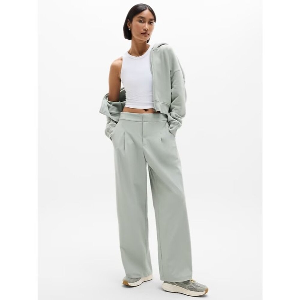 Wide-Leg High-Rise Pants in Sage Green